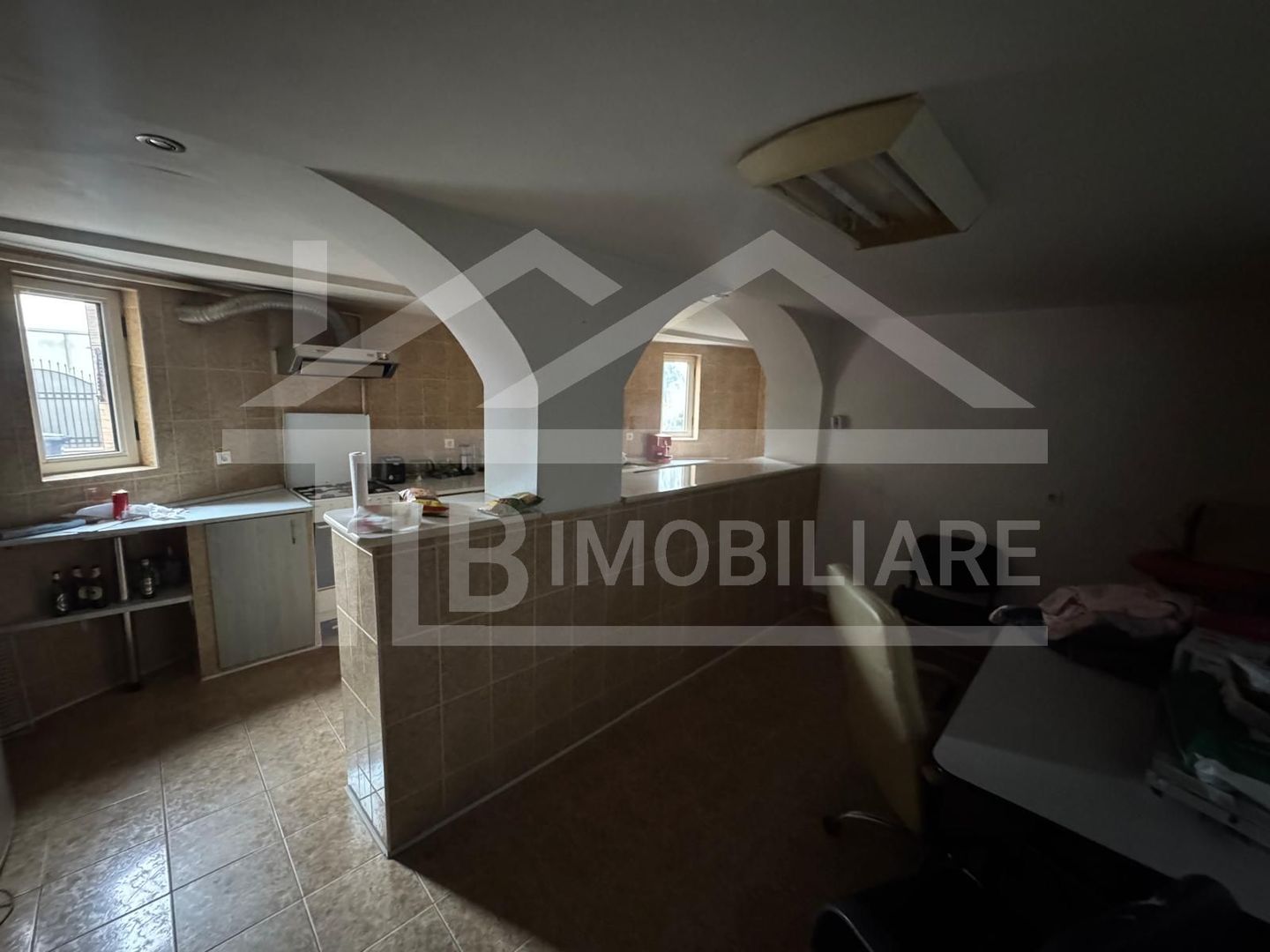 Vila cu 6 camere, 420mp,  teren 720mp, parcari, Zona Shopping City - Poză 14