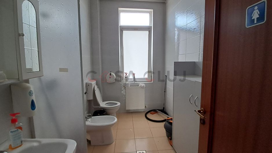 Apartament de 5 camere în Vilă - Zona Bună Ziua!! - Poză 9