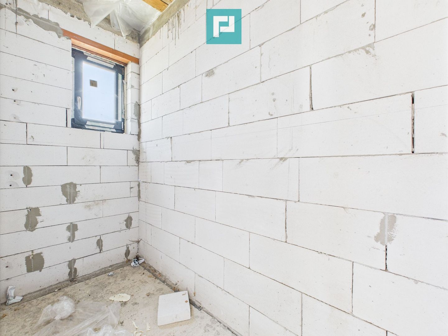 Casă nouă la roșu în Mândruloc - Poză 18