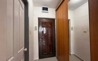 Garsonieră Astra – parter înalt, poziționată pe mijloc, cu beci și baie renovată - Poză 10