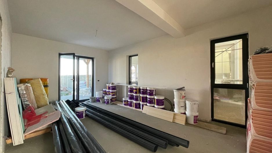 Duplex despartit prin camera tehnica - 5 camere - Mosnita - Poză 1