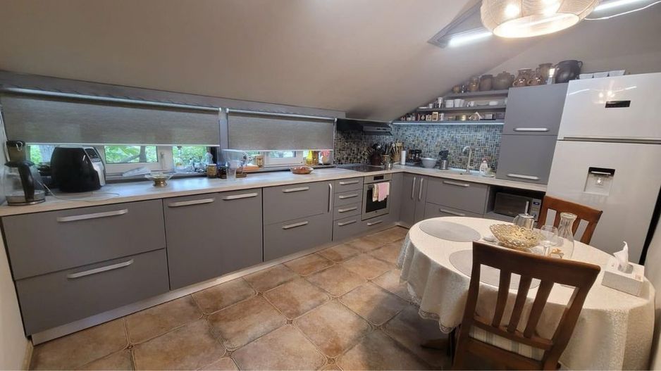 Vilă zona centrală la 750 m de UMF și de Tg. Cucu - Poză 6