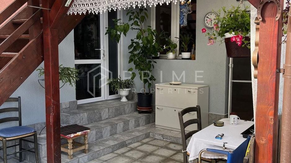 Casa cu front stradal,  7 Noiembrie, ideala clinica/cabinet/locuinta - Poză 2