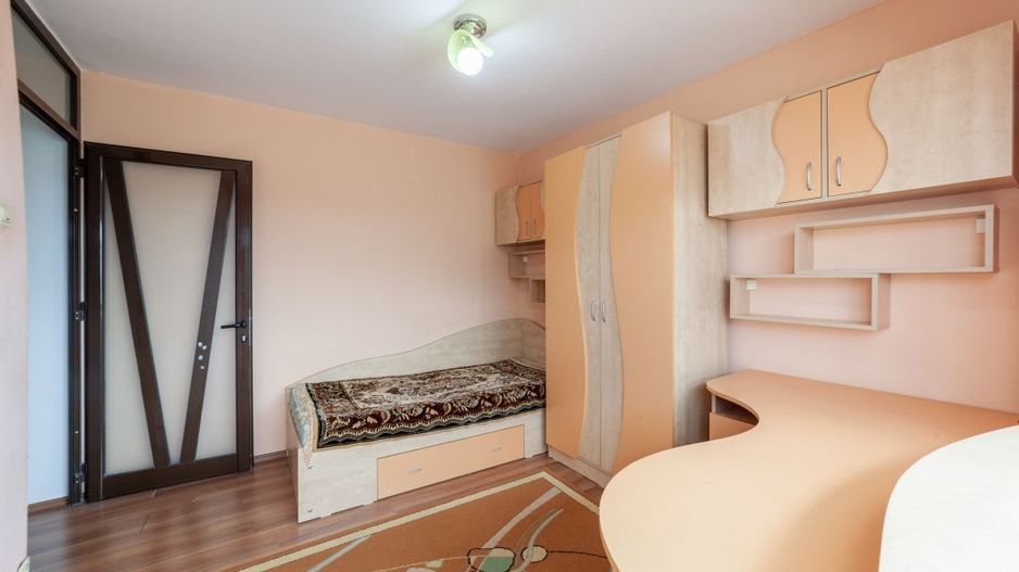 APARTAMENT DECOMANDAT - TRIVALE - ETAJ INTERMEDIAR - Poză 3