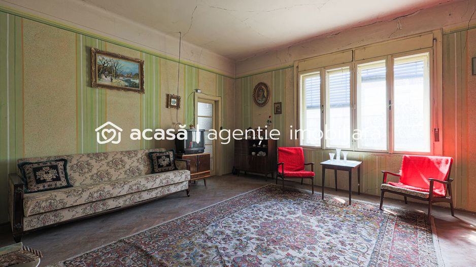 Proprietate REZERVATĂ! Casă din centru în Arad. - Poză 3