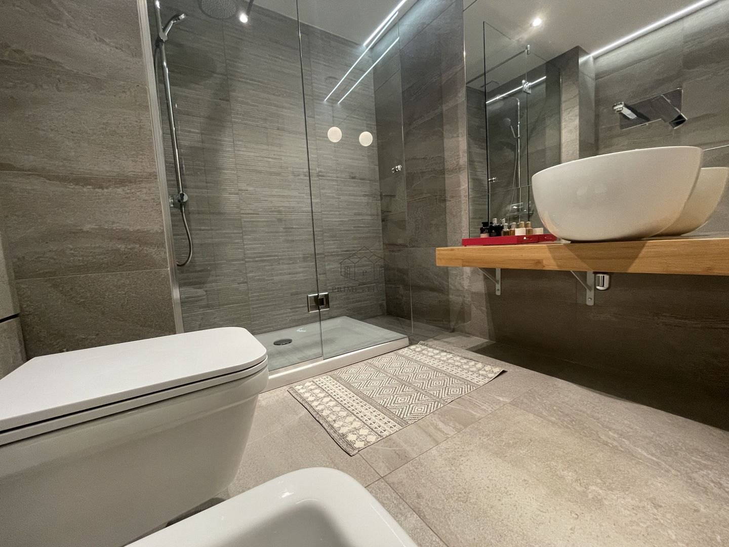 APARTAMENT ULTRACENTRAL DE LUX CU 4 CAMERE LA INCHIRIERE IN COMPLEX - Poză 19