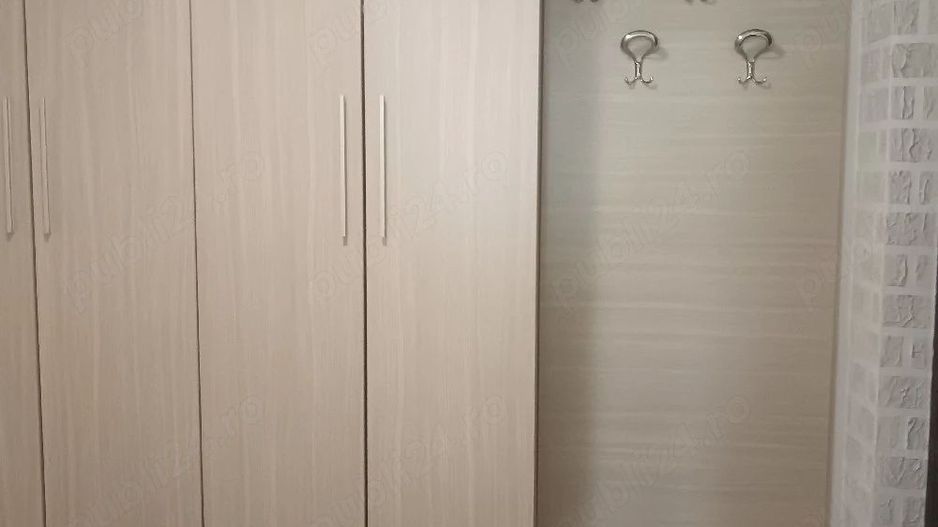 De inchiriat aparatament cu 2 camere, ultracentral , 400 euro - Poză 1