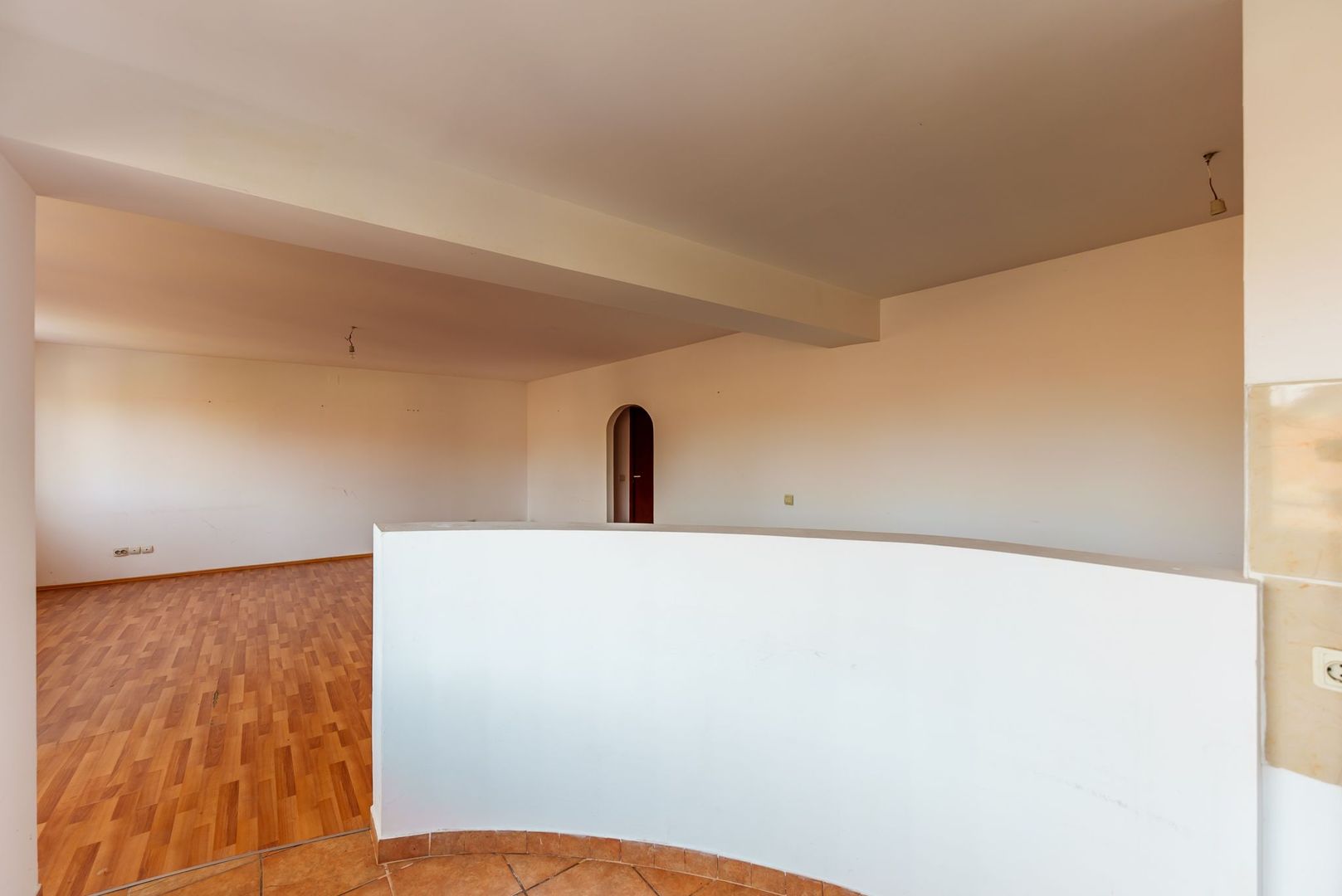 VÂNDUT! Apartament cu 3 camere in  Aradul Nou. - Poză 3