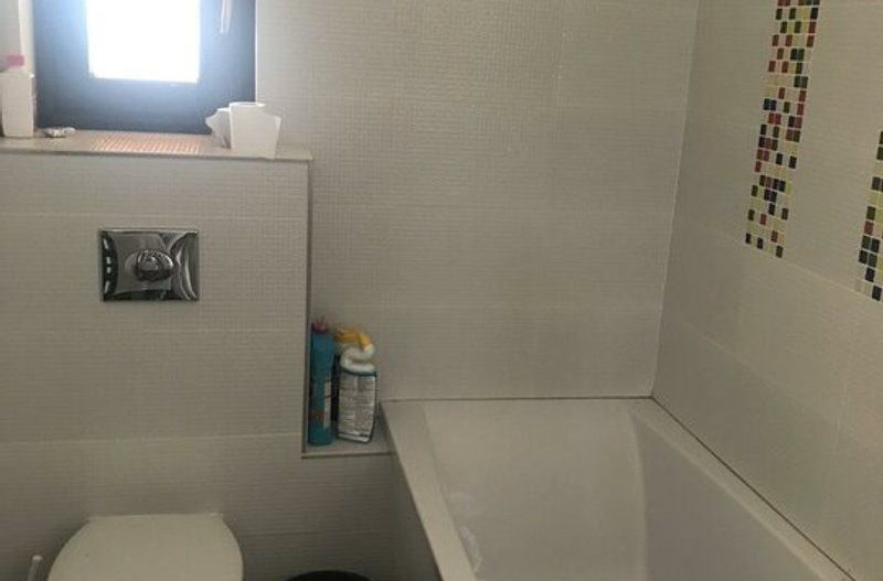 De inchiriat Casa Semidecomandata curte proprie cu 2 fronturi zona Uta - Poză 6