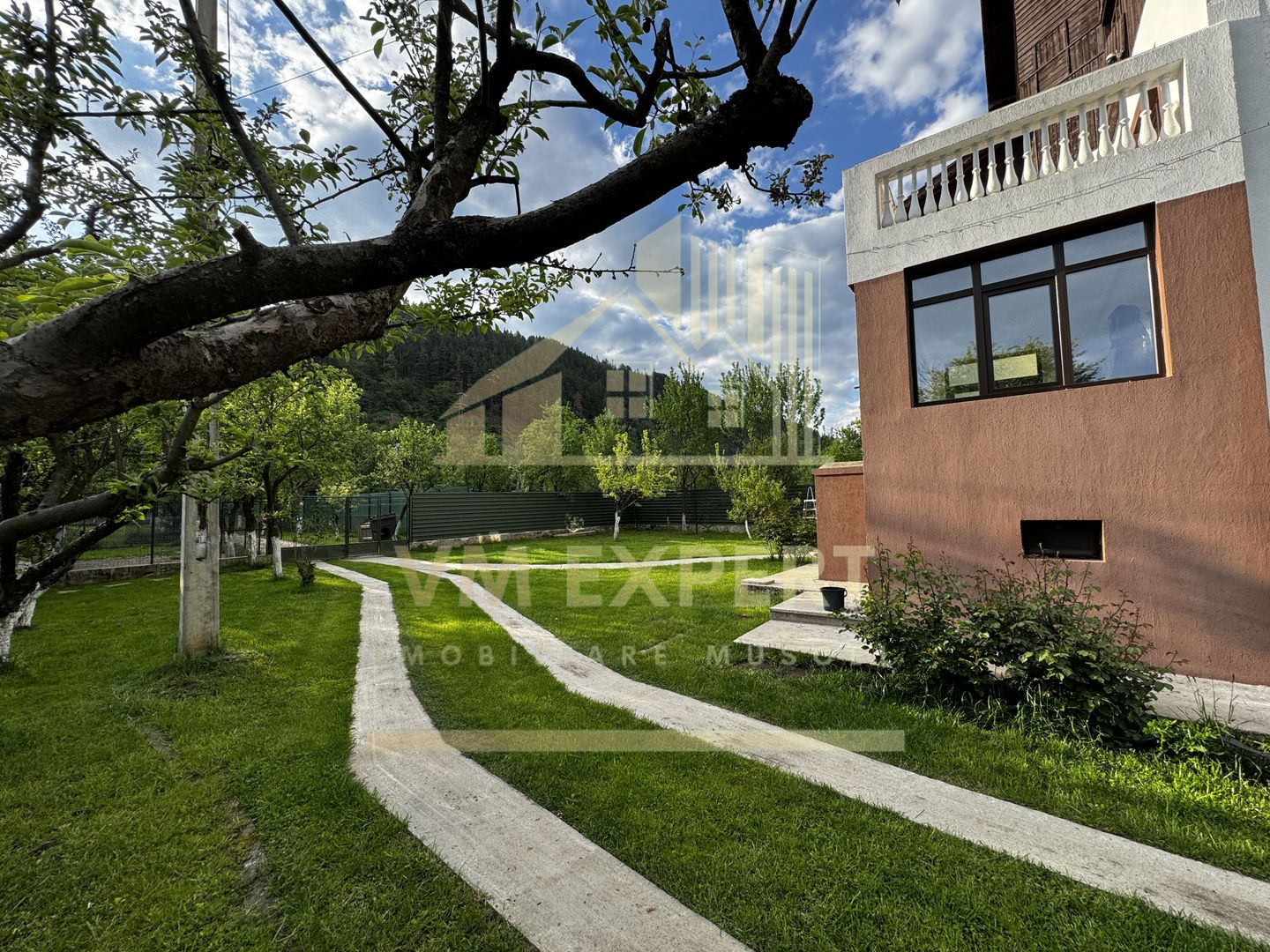 VILA S+P+E-306 MP, TEREN 2078 MP, CAMPULUNG - Poză 34