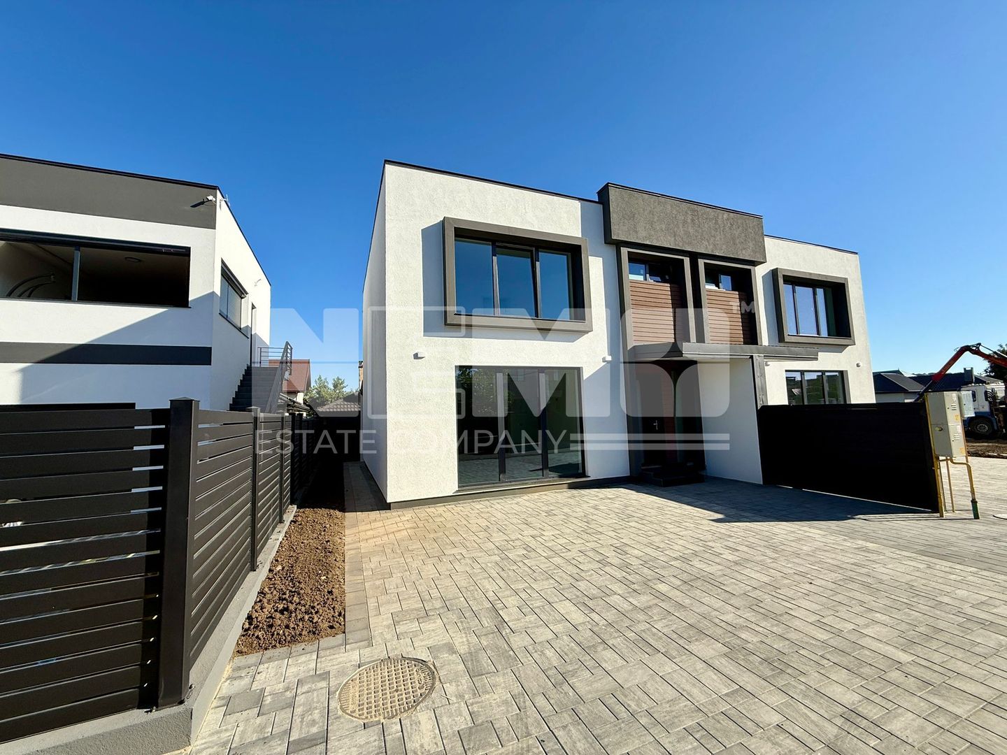 DUPLEX NOU I 4 CAMERE I 132mp I SUCEAVA I 150000euro I Dezvoltator - Poză 2