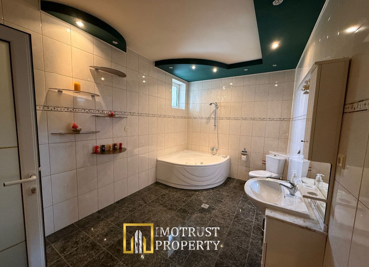 🏡 VILA DEOSEBITĂ DE VÂNZARE ÎN ARAD – ZONA CENTRALĂ - Poză 13