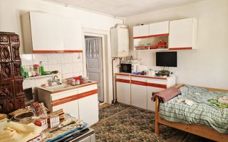 Casa cu gradina in Cricau - Poză 6