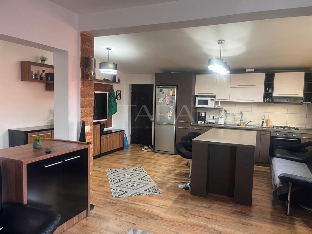 Oferim de vanzare apartament  camere Floresti - Poză 1