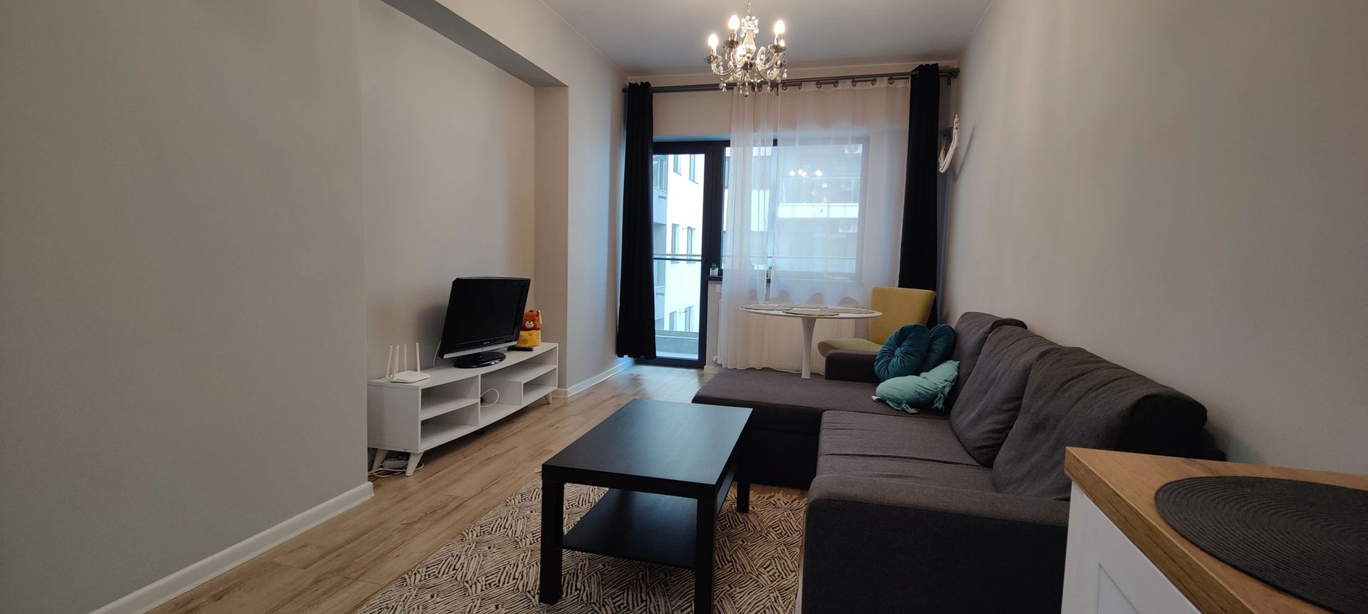 2 camere complet mobilat | Centrală proprie | Vedere către Lacul Morii - Poză 1