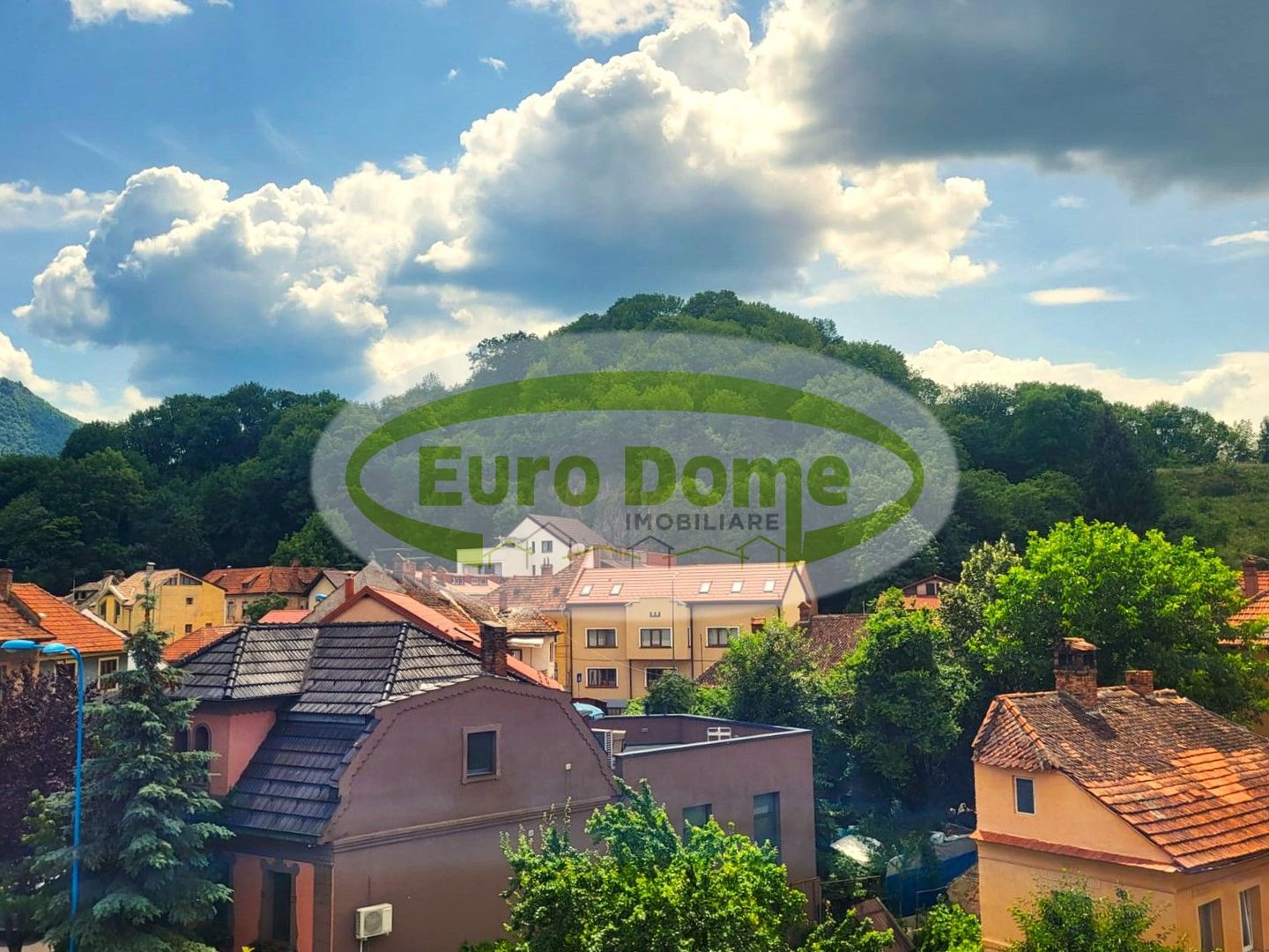 Apartament în casă cu priveliște frumoasă- Comision 0 - Poză 1