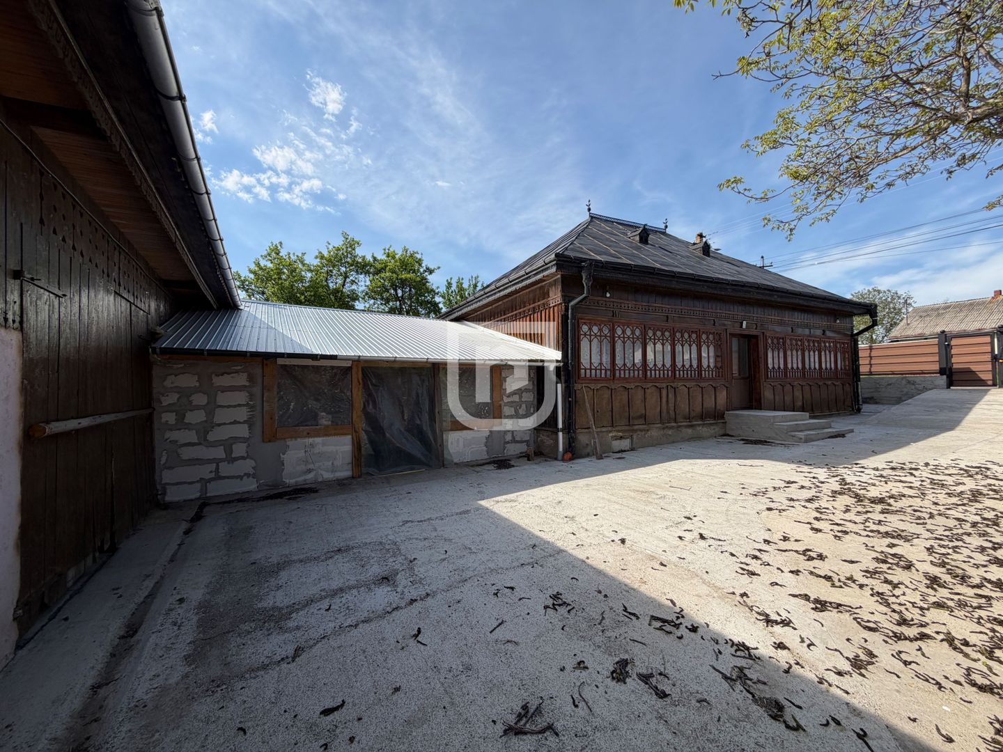 Casa renovata complet, Corlata Centru - Poză 13