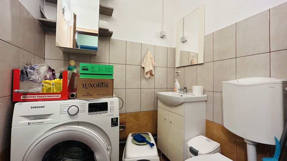 Apartament decomandat, cu 3 camere, 2 bai, 2 balcoane - Zona Strand - Poză 8