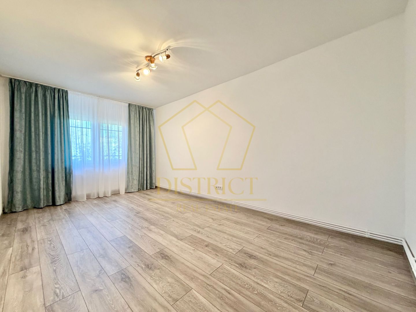 Apartament cu 3 camere decomandat la parter inalt, zona Girocului langa Lidl. - Poză 5