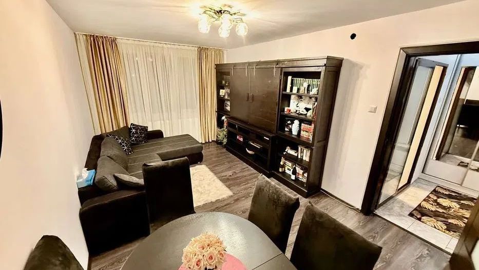 Apartament spre inchiriere 3 camere - Poză 1