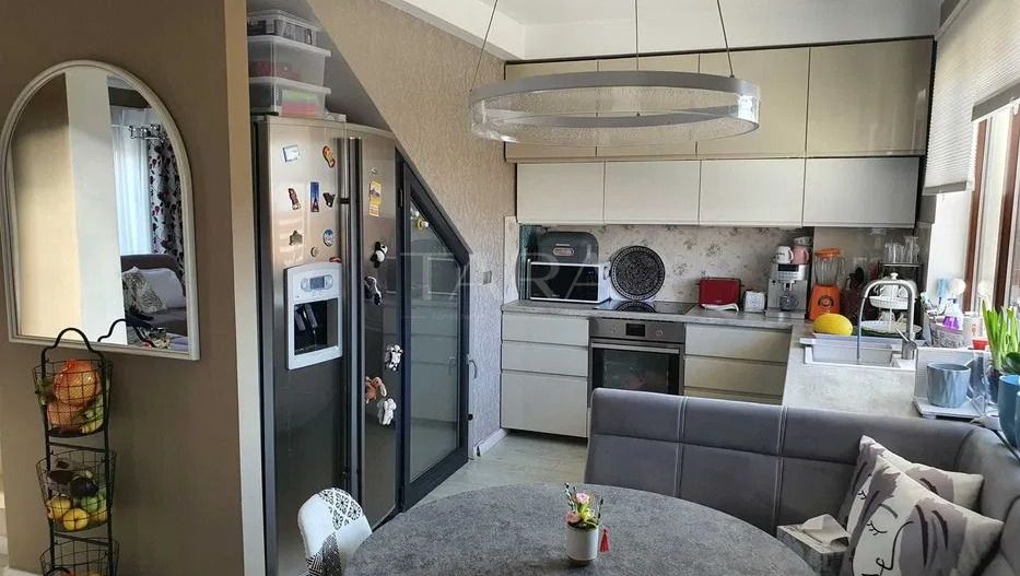 Casa de tip duplex cu 4 camere in Floresti - Poză 3