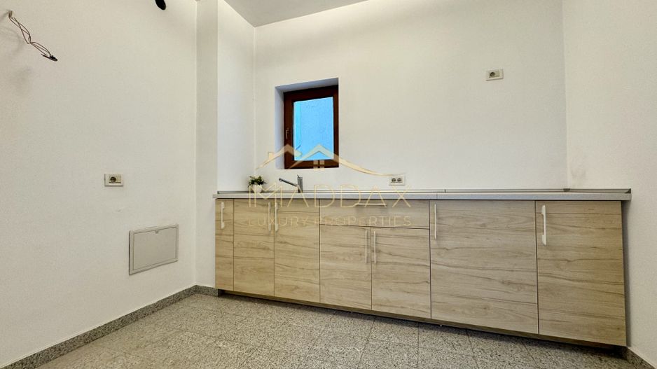 Vila centrala cu 13 camere *460mpu* + garaj // Dorobanți - Poză 44