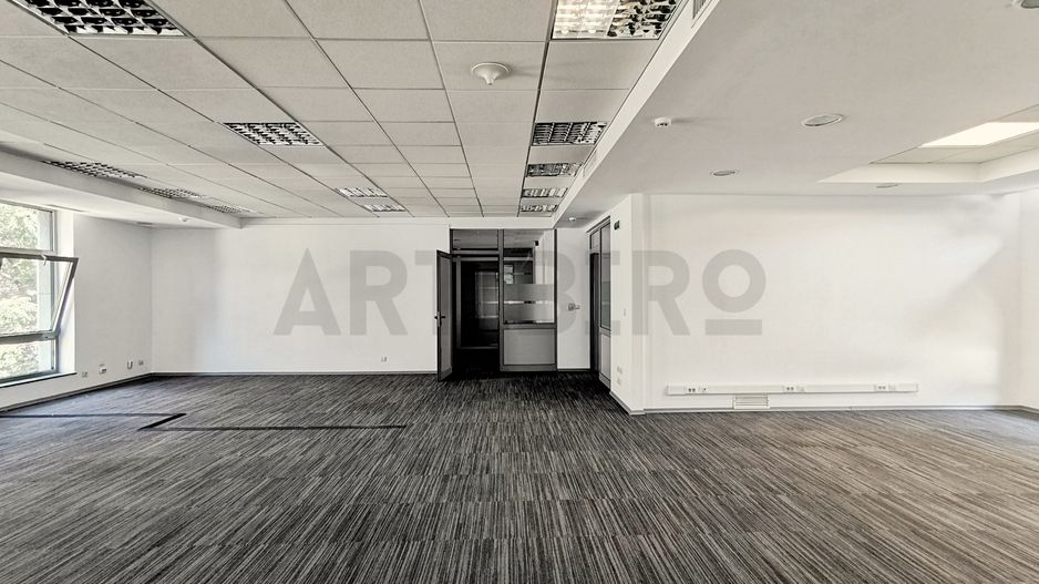 Zero comision, 260-682mp birou mobilat, move-in ready, Romana, 6' metrou - Poză 9