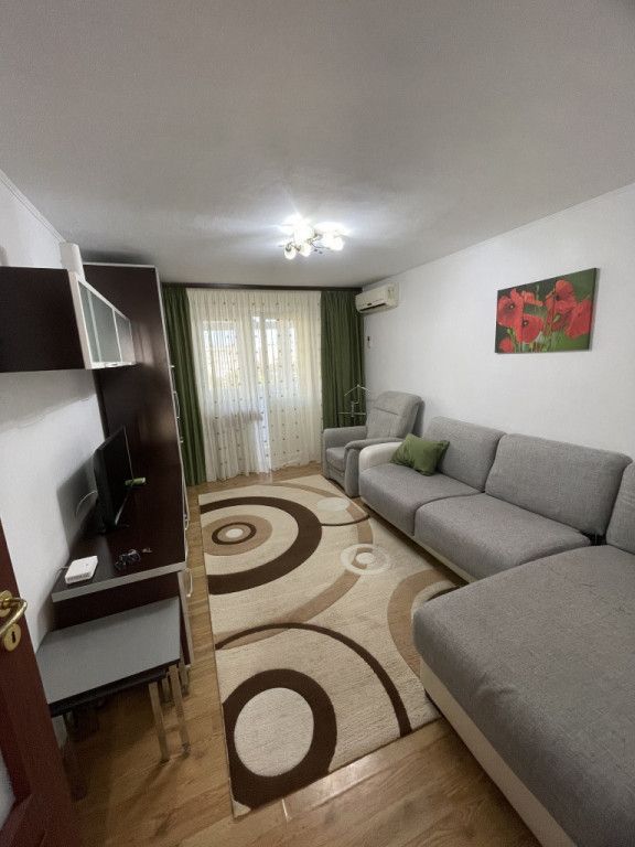 Apartament 2 camere decomandat la 7-8 minute de metrou - Poză 1