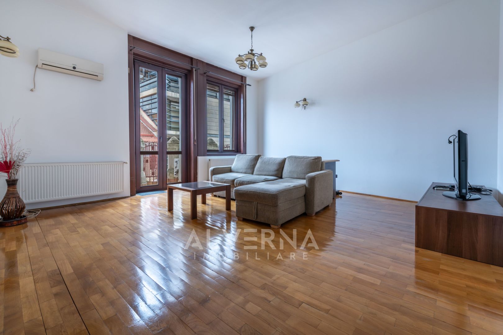 Apartament 3 camere 98mp, terasa 20mp, zona P-ta Muzeului - Poză 2