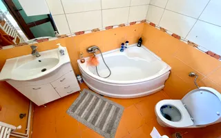ÎNCHIRIERE! Casă cu 3 Camere, Zona Centru - Poză 12