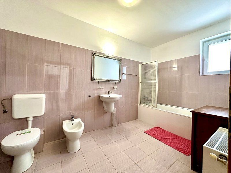 Casa de inchiriat - intrarea în Dumbravita - Poză 25
