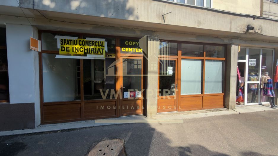 DE VÂNZARE – Două spații comerciale cu vitrină stradală, zona Turn – Câmpulung Muscel - Poză 9