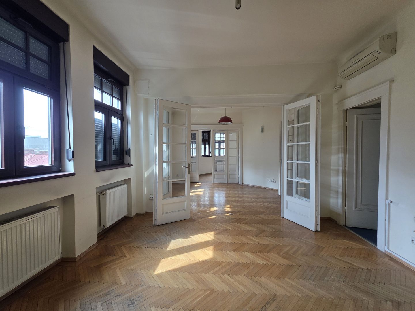 Apartament 4 camere de inchirat Armenasca Romana - Poză 31