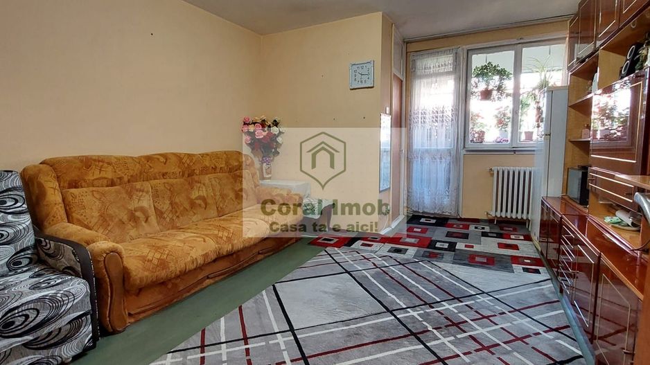 Vanzare garsoniera cu balcon Piata Minis, Costin Georgian, Titan - Poză 1