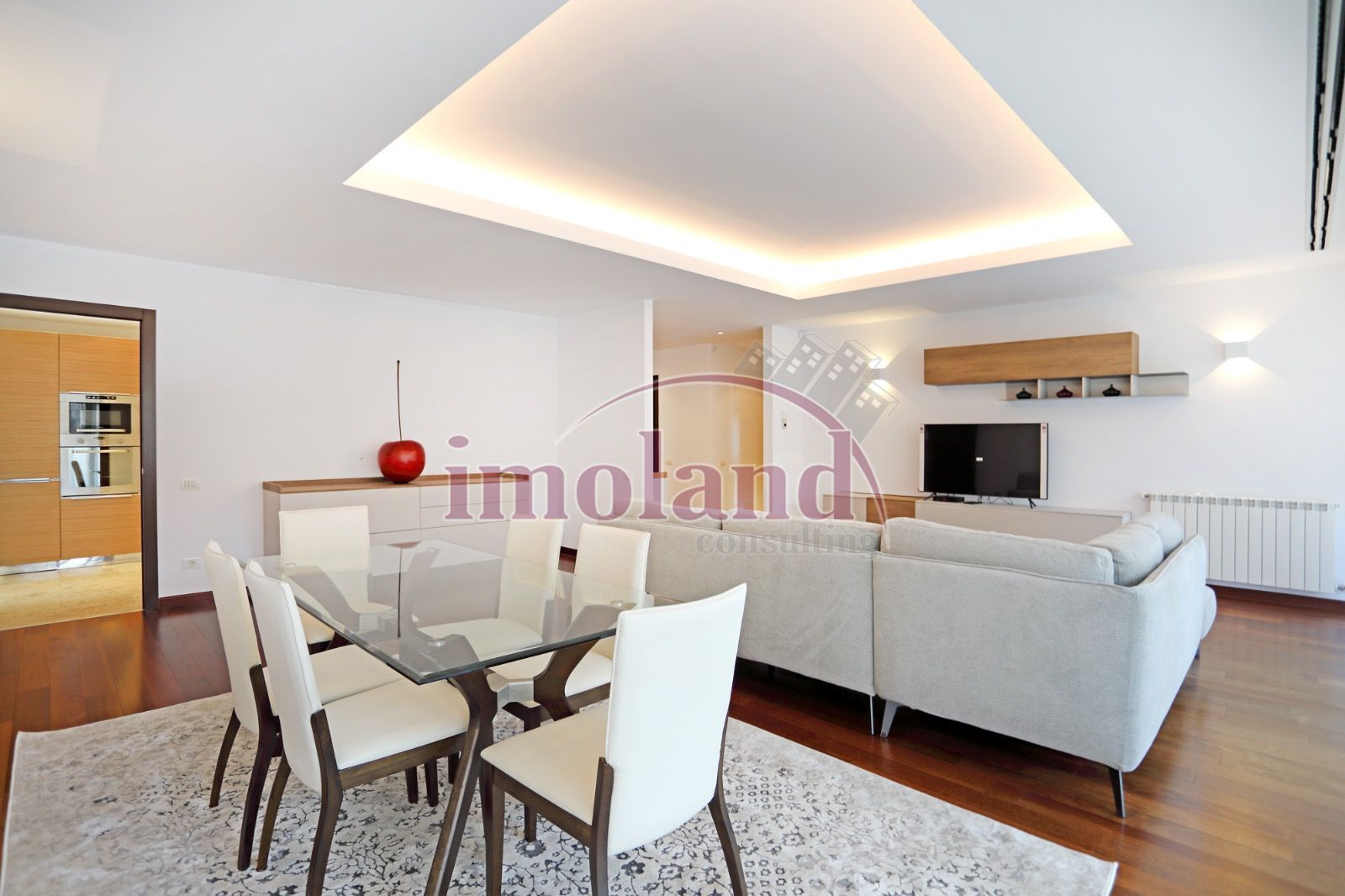 Inchiriere - apartament 3 camere + terasa - parter inalt - Primaverii - Poză 3