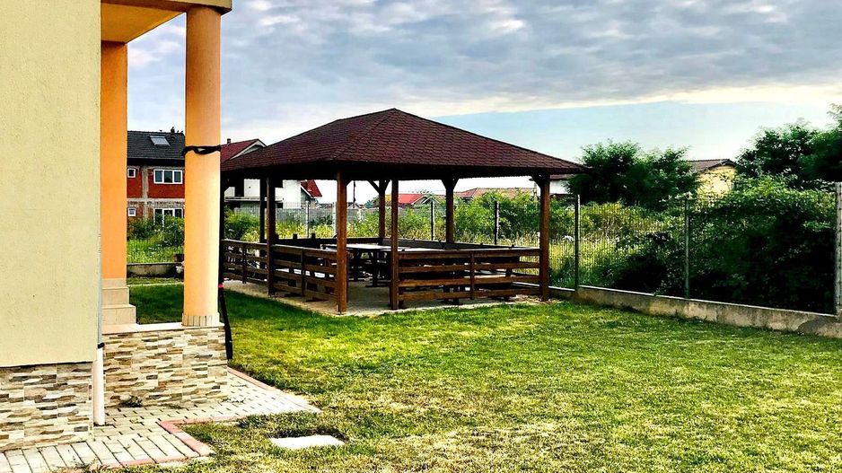 Casa lux in localitatea Sânmartin - Poză 16