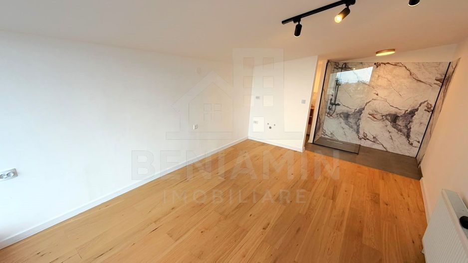 Casa renovata complet in Schei - Brasov cu Terasa Panoramica - Poză 6