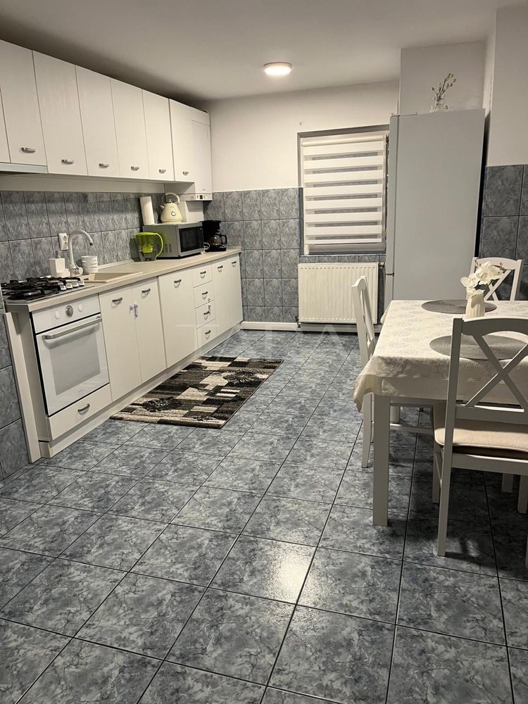Apartament 3 camere, 3 balcoane închise, zona centrală, Apahida. - Poză 2