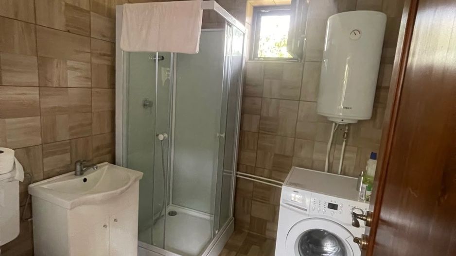 Oază de liniște aproape de Oradea | Casă renovată cu grădină și garaj - Poză 10