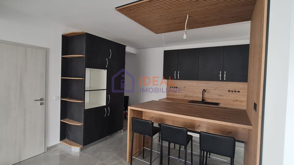 Casa tip quadruplex cu 4 camere in Calea Cisnadiei, zona Casa de Apa - Poză 1