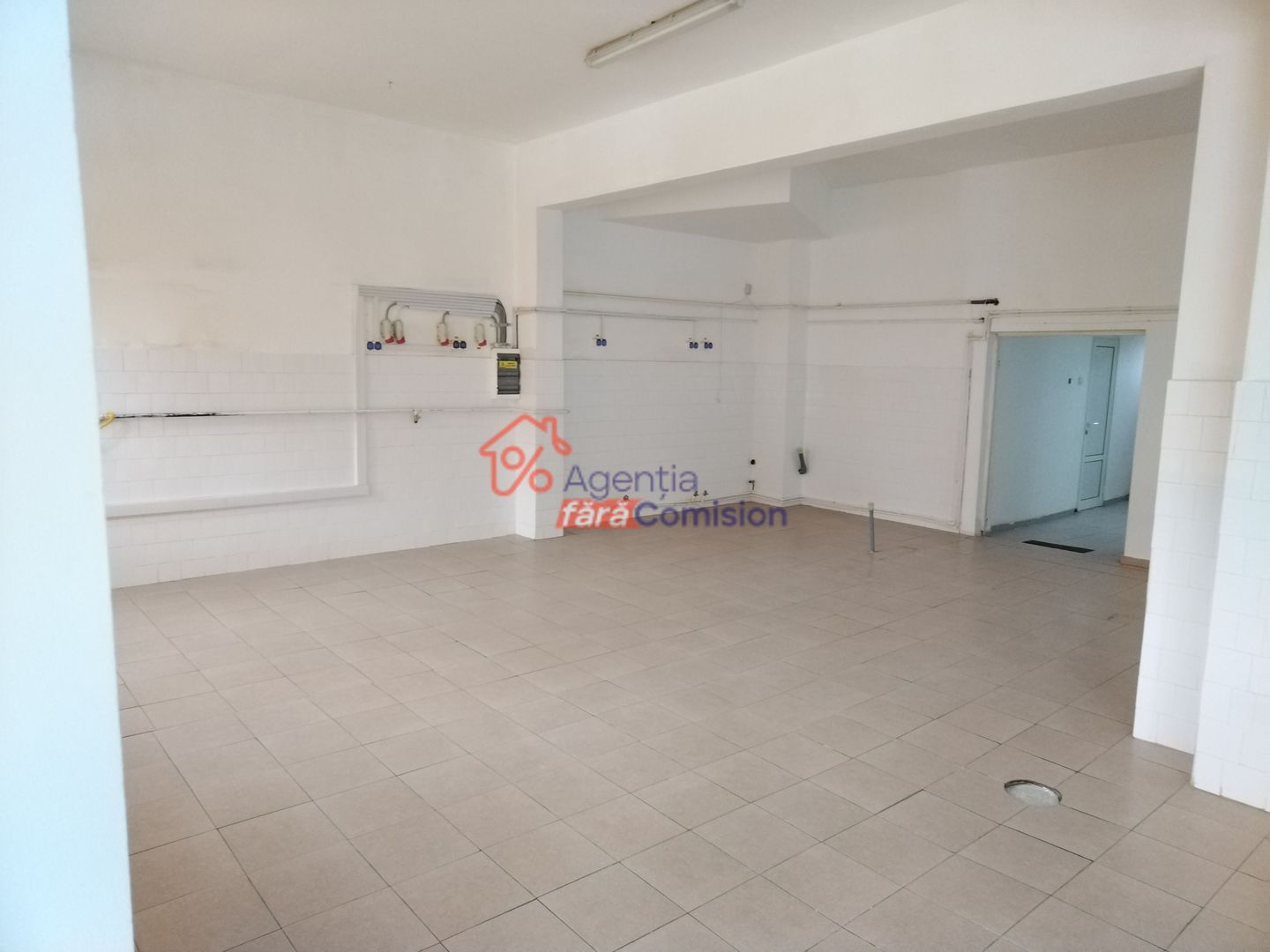 Spatiu Comercial, 114mp, Podul de Fier, 1450 euro - Poză 2