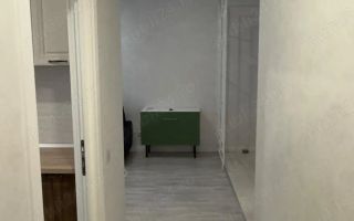 #, 2 cam Royal Town - Poză 4