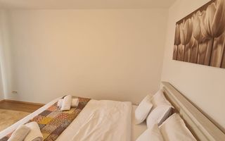 Vila spațioasă și recent renovată în Ghiroda! - Poză 47