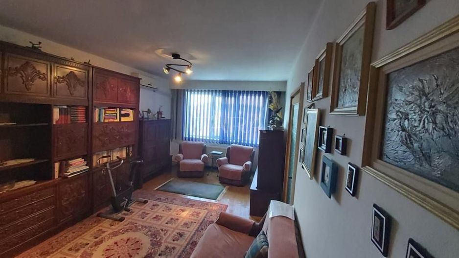 Apartament 3 camere Piața Abator, decomandat, priveliște panoramică. - Poză 2