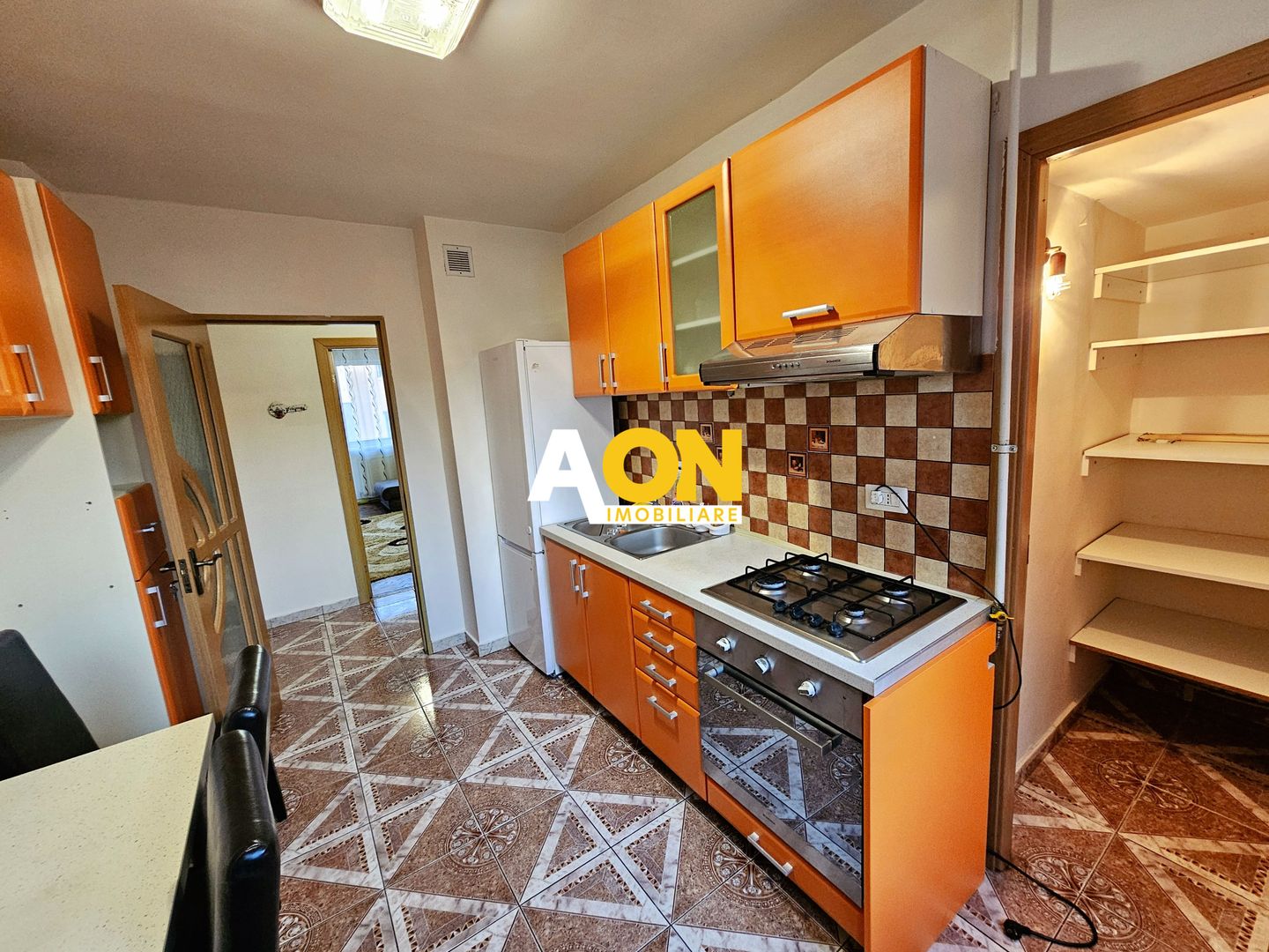 Apartament 3 camere, 2 bai, mobilat, utilat, etaj 3,  cu boxa, Cetate - Poză 5