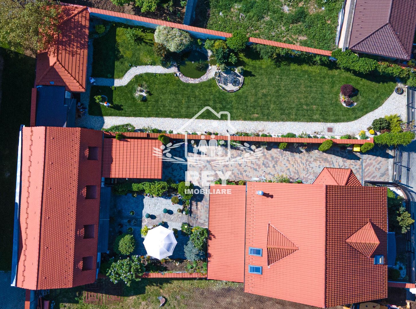 Casa/Vilă Single în Șelimbăr | teren 863m | Pretabilă 2 familii - Poză 2