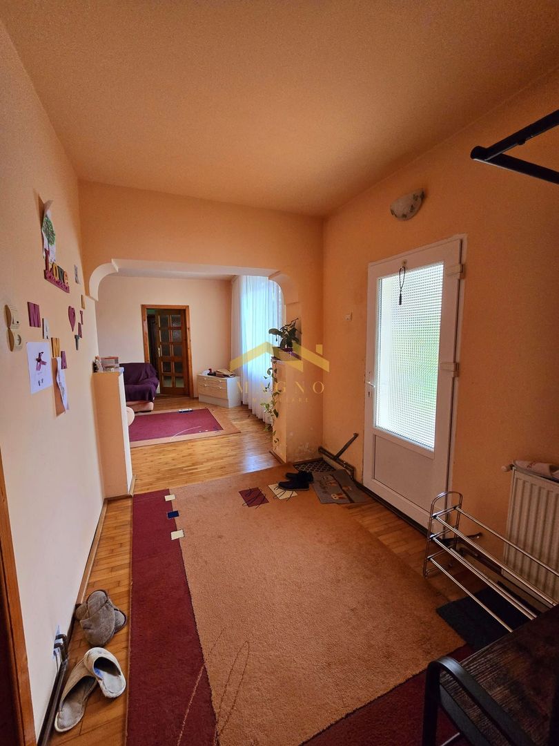 Casa de vanzare cu teren mare pe Ady Endre Aradul nou - Poză 10