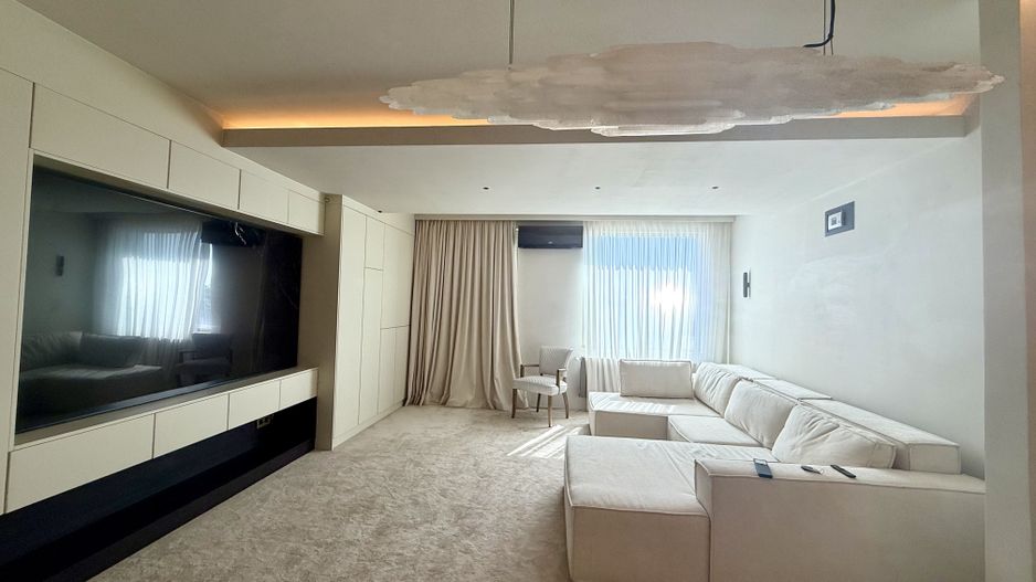 APARTAMENT ULTRAFINISAT - Poză 1