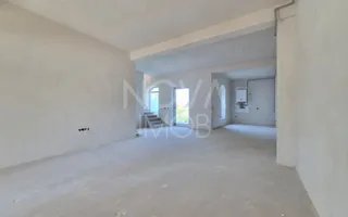 Casa generoasa cu 5 camere, 2 bai, dressing si parcare – Sura Mica - Poză 16