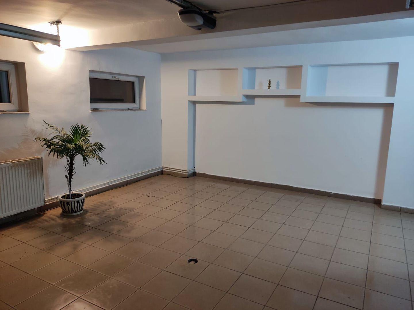 Demisol tehnic 130 mp - Birouri - Atelier - Parcari - Andrei Muresanu - Poză 1